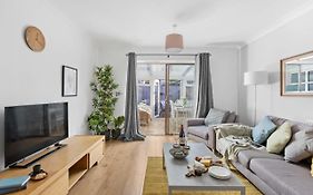 Chandlers Walk Modern Comfy Family Home In Exeter   United Kingdom